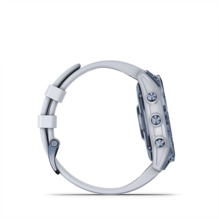 Garmin FENIX 7 SAPPHIRE �SV�NYK�K TIT�NIUM, FEH�RK� SZ�N� SZILIKON SZ�JJAL (SOLAR)